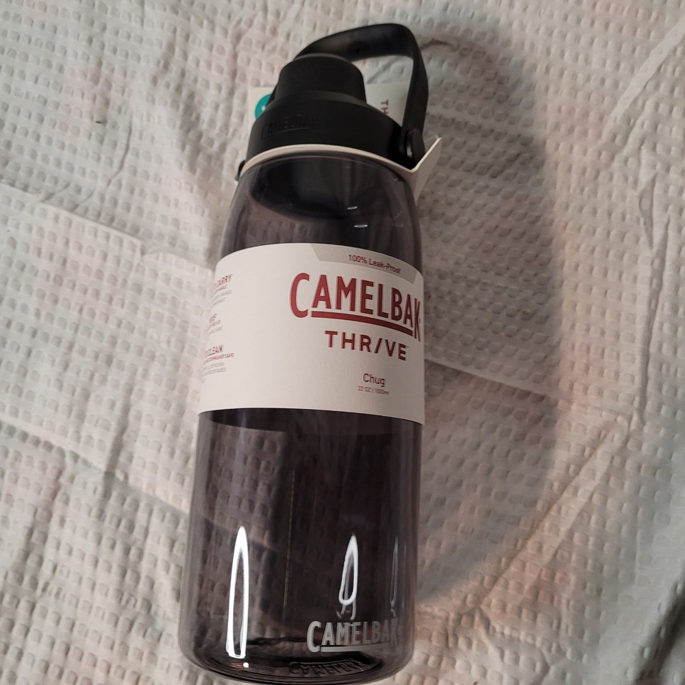 CamelBak Thrive‎ Chug 32oz Water Bottle Charcoal Grey Leak Proof BPA Free NEW